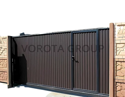 Откатные ворота из профнастила Doorhan с калиткой 3500x2000